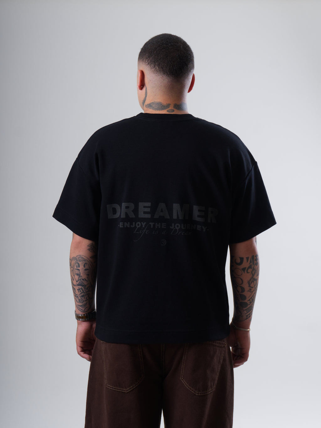MUST | Black Tee