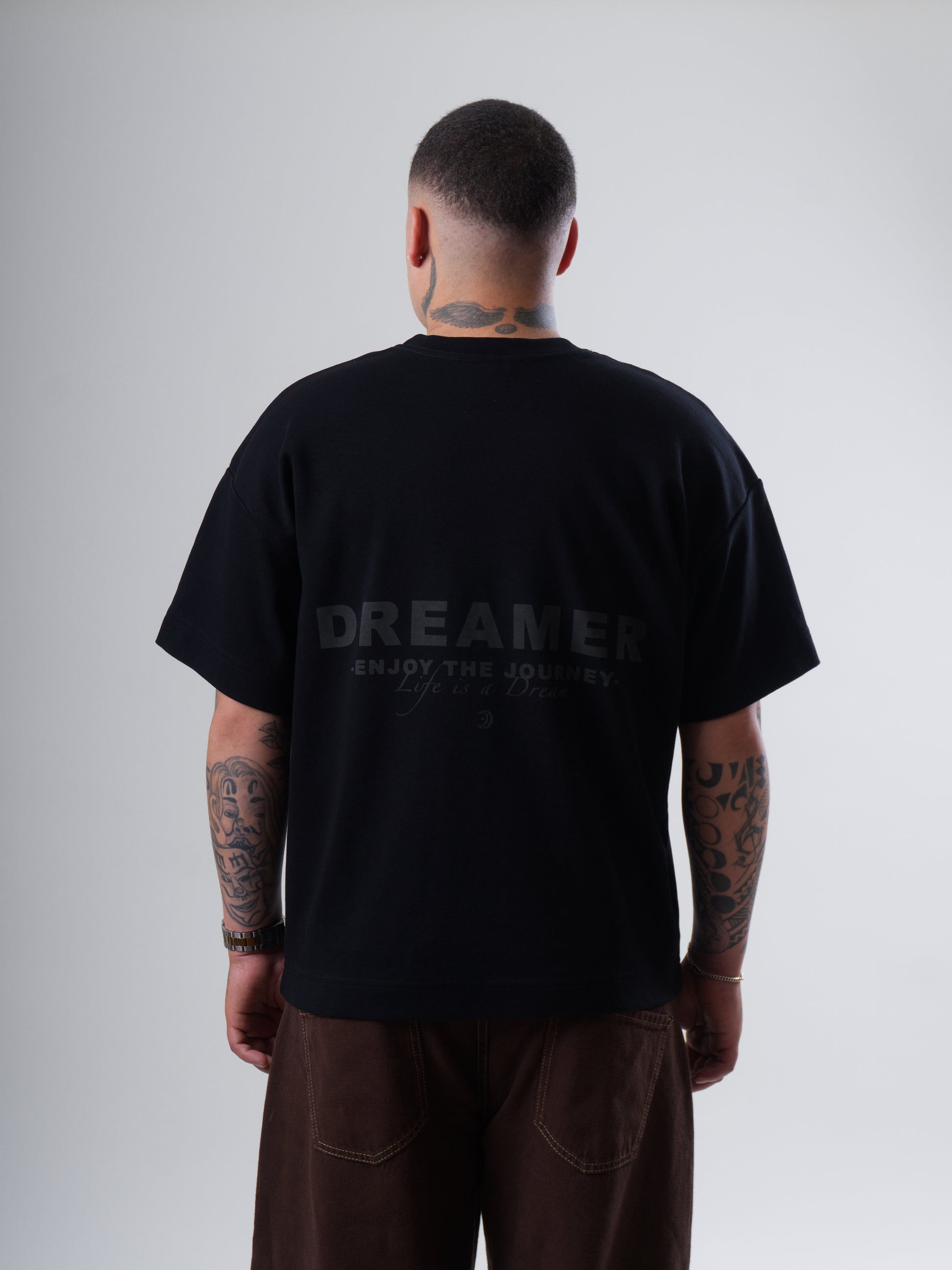 MUST | Black Tee